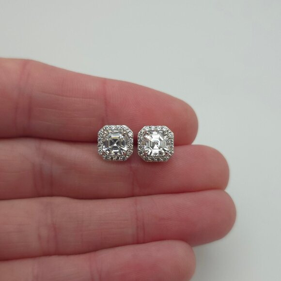 Jewelry - Sterling Silver Well Cut Cubic Zirconia Stud Earrings A267